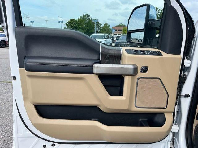 2020 Ford Super Duty F-450 DRW LARIAT 4WD Crew Cab 8' Box