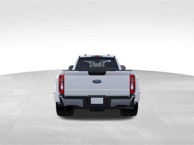 2026 Ford Super Duty F-450 DRW XL 4WD Crew Cab 8' Box