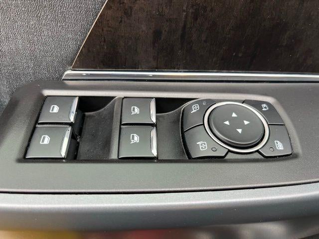 2022 Ford F-150 LARIAT 4WD SuperCrew 5.5' Box