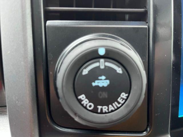 2022 Ford F-150 LARIAT 4WD SuperCrew 5.5' Box