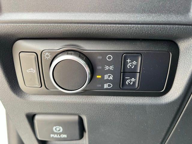 2024 Ford F-150 XL 4WD Reg Cab 8' Box