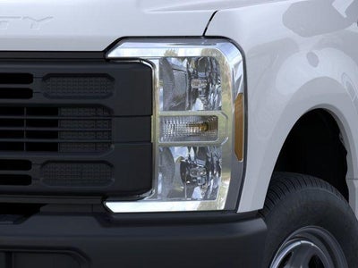 2026 Ford Super Duty F-350 SRW XL 4WD Reg Cab 8' Box