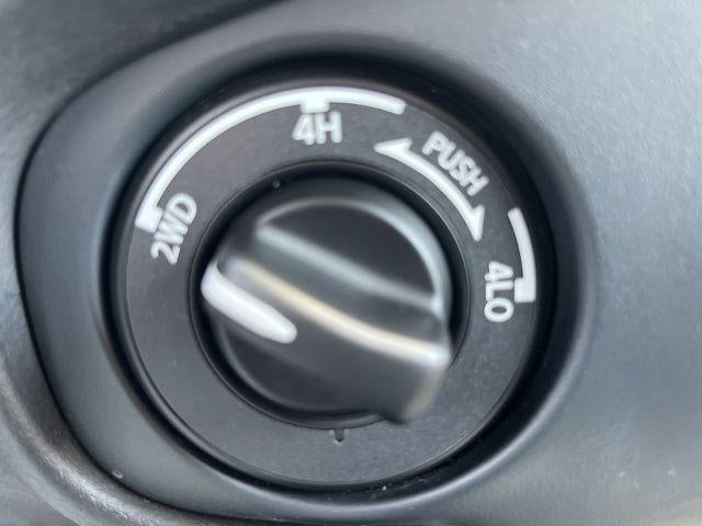 2022 Nissan Frontier Crew Cab 4x4 SV Auto