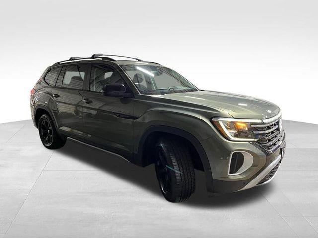 2024 Volkswagen Atlas 2.0T Peak Edition SE w/Technology 4MOTION