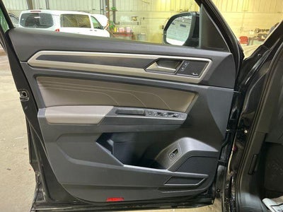 2022 Volkswagen Atlas Cross Sport 3.6L V6 SEL Premium R-Line 4MOTION