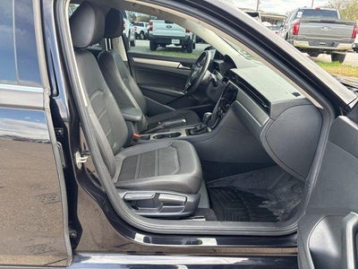 2022 Volkswagen Passat 2.0T SE Auto