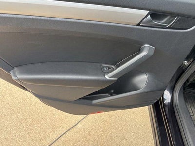 2022 Volkswagen Passat 2.0T SE Auto