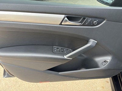 2022 Volkswagen Passat 2.0T SE Auto