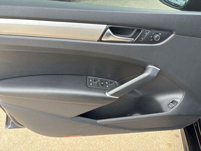 2022 Volkswagen Passat 2.0T SE Auto