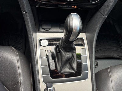 2022 Volkswagen Passat 2.0T SE Auto