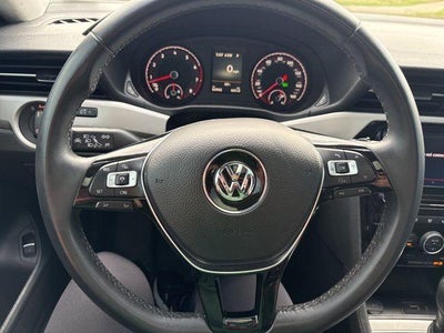 2022 Volkswagen Passat 2.0T SE Auto