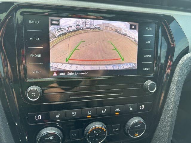 2022 Volkswagen Passat 2.0T SE Auto