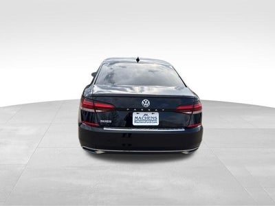 2022 Volkswagen Passat 2.0T SE Auto