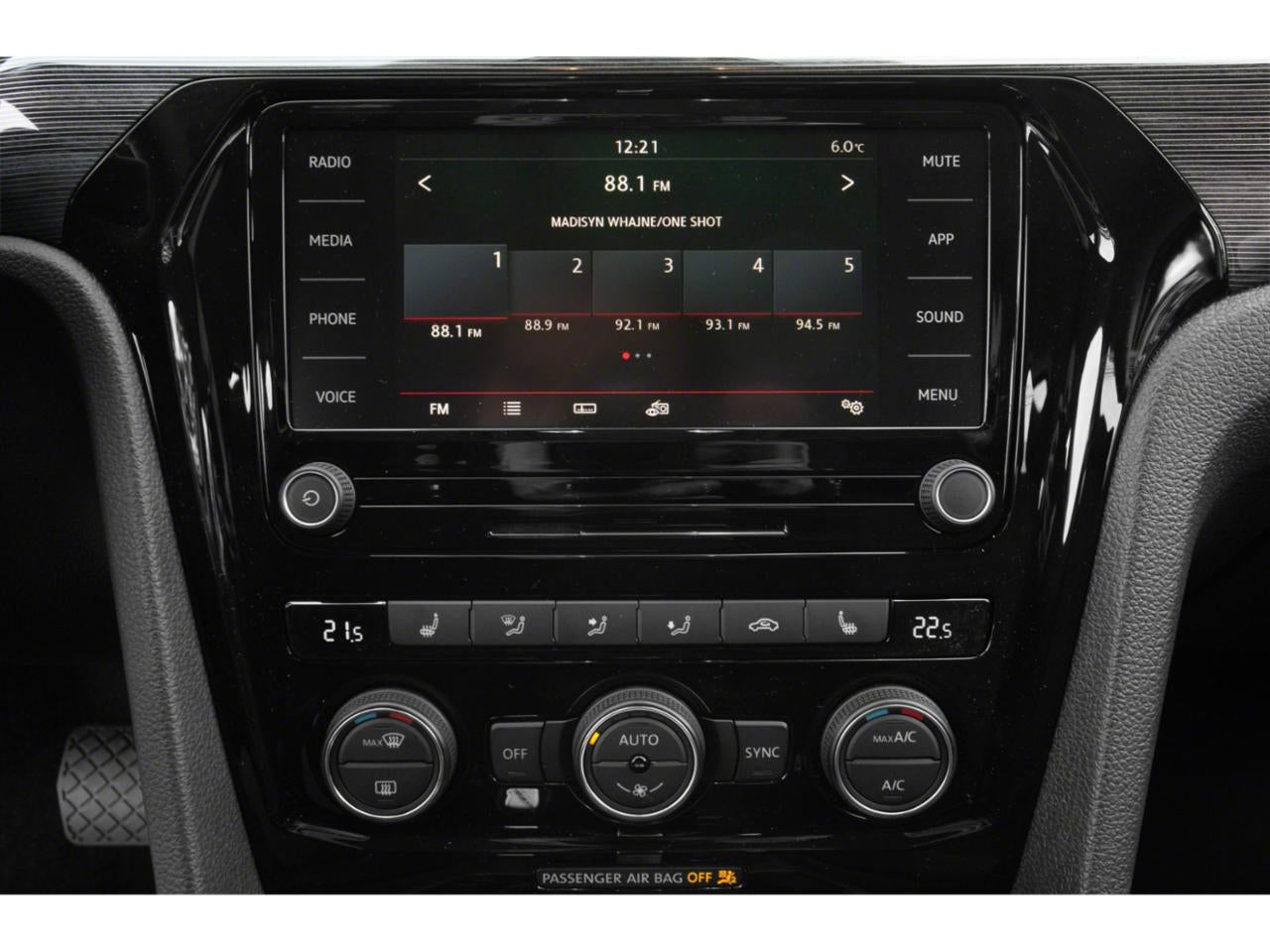 2022 Volkswagen Passat 2.0T SE Auto