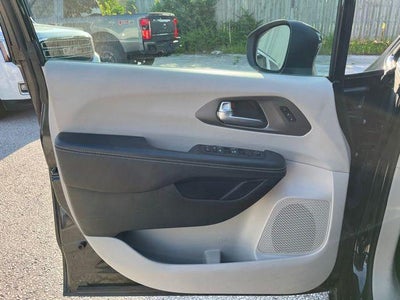 2023 Chrysler Pacifica Touring L FWD