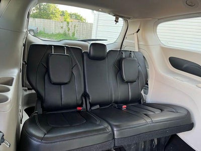 2023 Chrysler Pacifica Touring L FWD