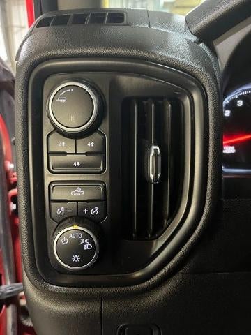 2022 Chevrolet Silverado 2500 HD Crew Cab Standard Box 4-Wheel Drive Custom