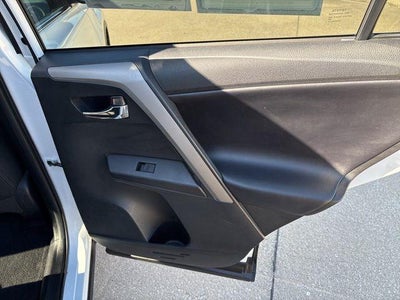 2018 Toyota RAV4 XLE FWD (GS)