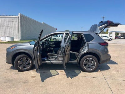 2025 Nissan Rogue AWD SV