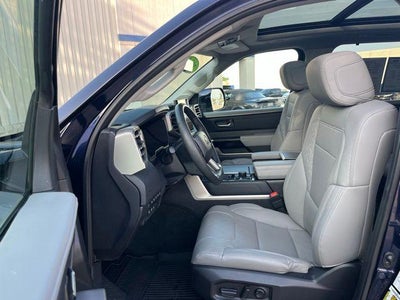 2024 Toyota Sequoia Limited 4WD (SE)