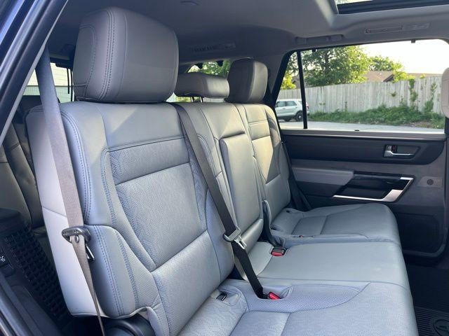 2024 Toyota Sequoia Limited 4WD (SE)