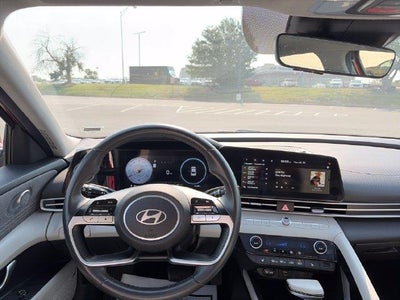 2025 Hyundai ELANTRA Limited IVT