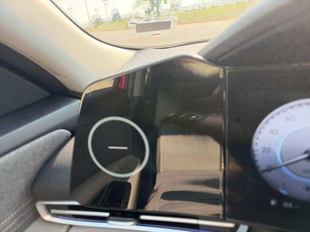 2025 Hyundai ELANTRA Limited IVT
