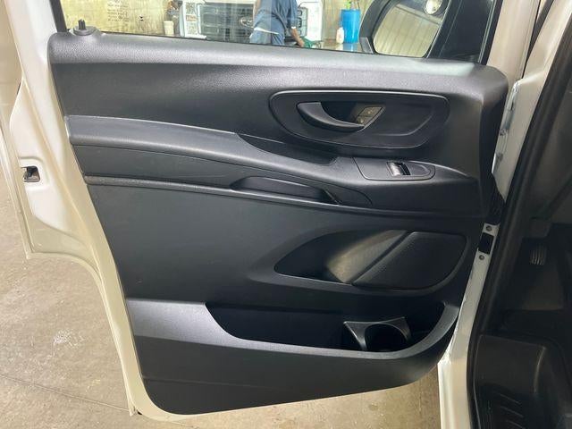 2023 Mercedes-Benz Metris Passenger Van Standard Roof 126" Wheelbase