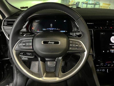 2023 Jeep Grand Cherokee Laredo 4x4