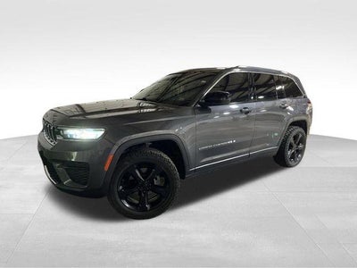 2023 Jeep Grand Cherokee Laredo 4x4