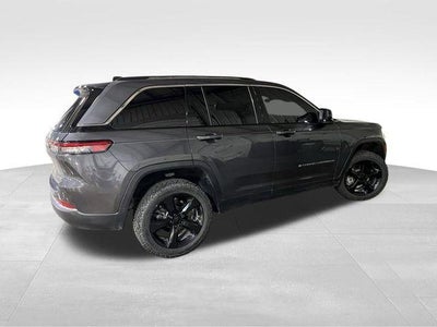 2023 Jeep Grand Cherokee Laredo 4x4