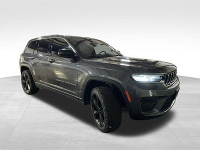 2023 Jeep Grand Cherokee Laredo 4x4
