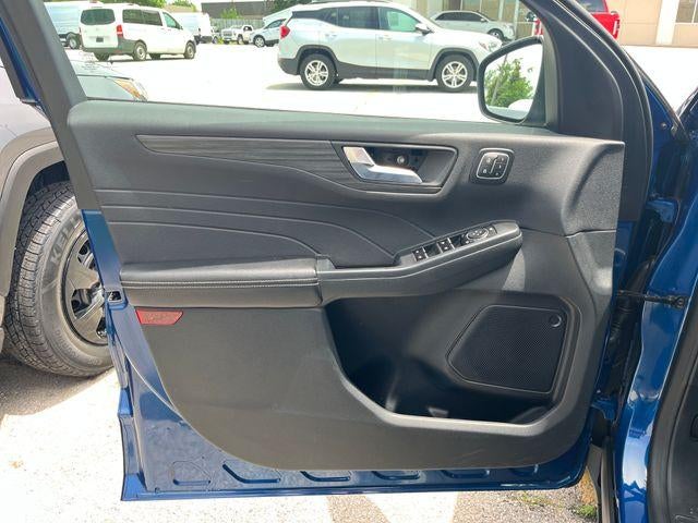 2023 Ford Escape Platinum FWD