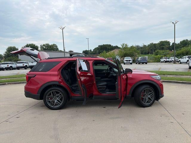 2025 Ford Explorer ST-Line 4WD