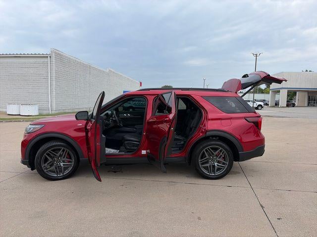 2025 Ford Explorer ST-Line 4WD