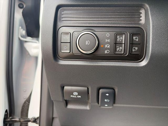 2025 Ford Super Duty F-350 DRW XL 4WD Crew Cab 8' Box