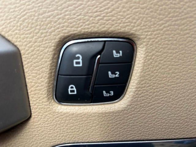 2020 Ford Super Duty F-450 DRW LARIAT 4WD Crew Cab 8' Box