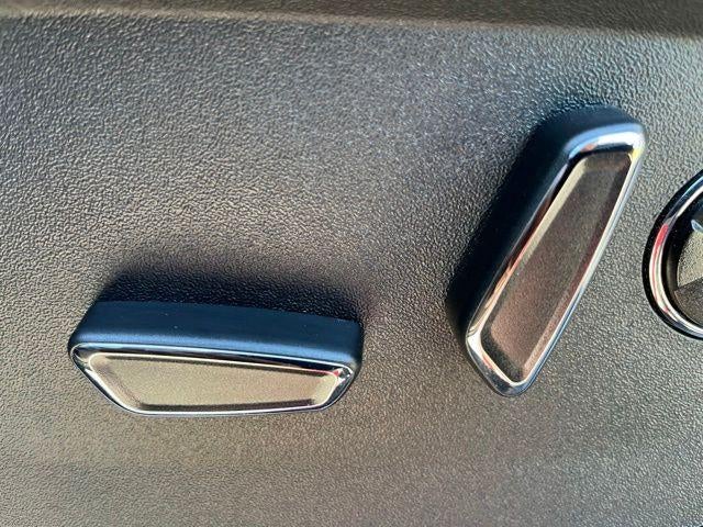 2023 Ford F-150 LARIAT 4WD SuperCrew 5.5' Box