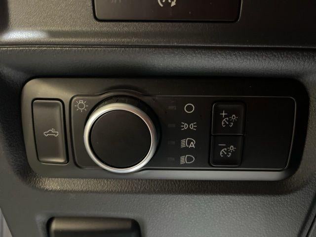 2025 Ford F-150 XL 4WD Reg Cab 8' Box