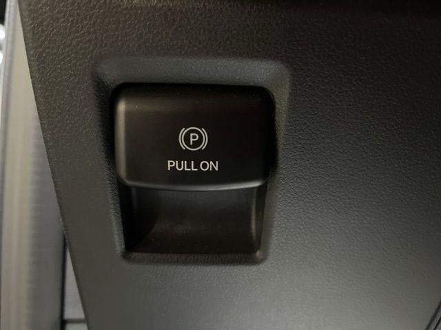 2025 Ford F-150 XL 4WD Reg Cab 8' Box