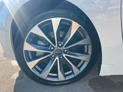 2023 Nissan Maxima Platinum CVT