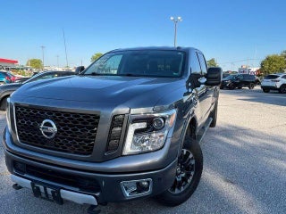 2017 Nissan Titan XD 4x4 Gas Crew Cab PRO-4X