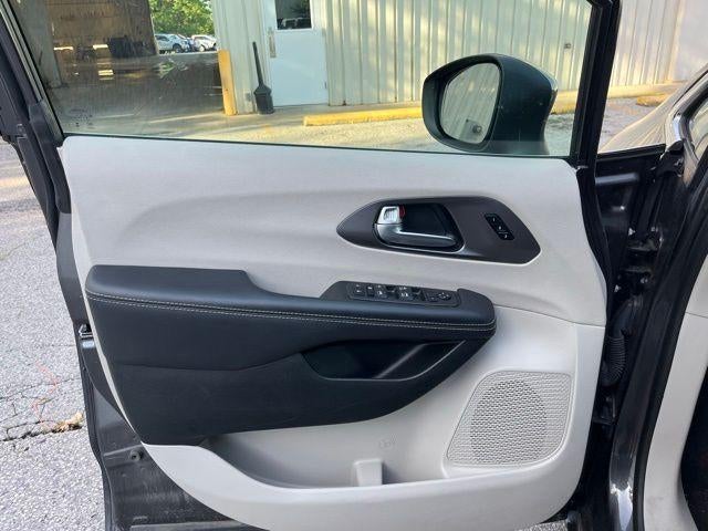 2023 Chrysler Pacifica Touring L FWD