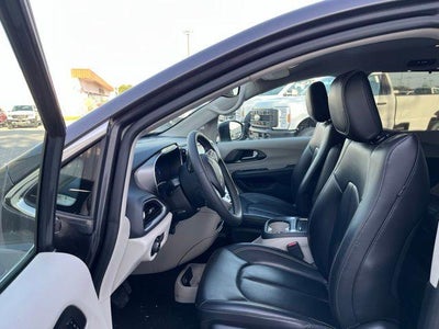 2023 Chrysler Pacifica Touring L FWD