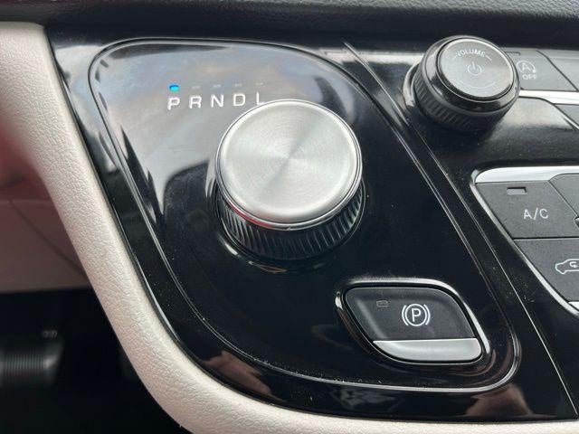 2023 Chrysler Pacifica Touring L FWD