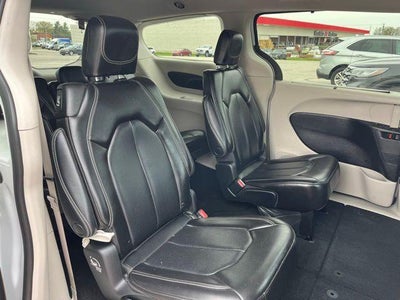 2023 Chrysler Pacifica Touring L FWD