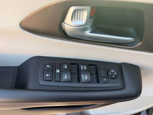 2017 Chrysler Pacifica LX FWD