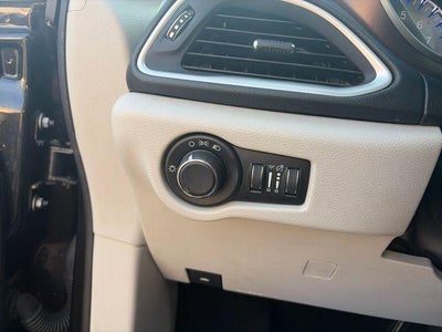 2017 Chrysler Pacifica LX FWD