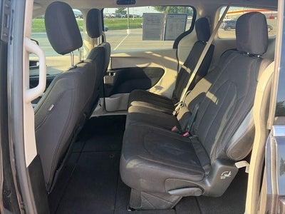 2017 Chrysler Pacifica LX FWD