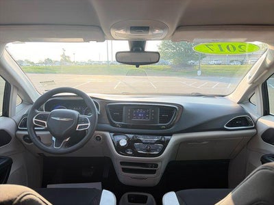 2017 Chrysler Pacifica LX FWD